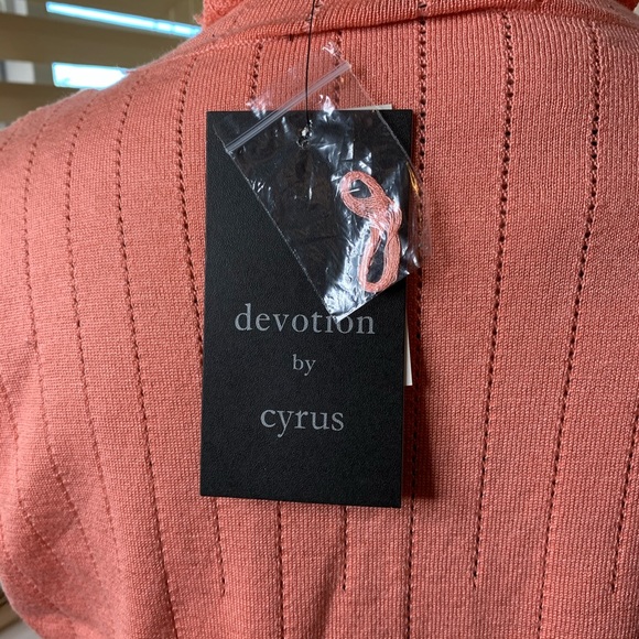 NWT Devotion by Cyrus Light Sweater Tank Top - Picture 12 of 14